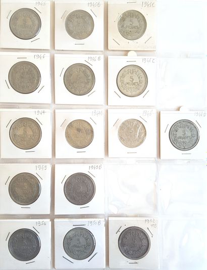 null Set of 58 French coins including 10 in silver:
- 1 x 5 fr Bazor 1933 (VG)
-...