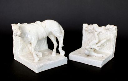 null GÉO MARTEL (1872-1942)
The unhorsed jockey
Crackled earthenware sculpture composed...