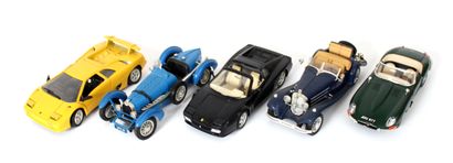 null Five 1/18-scale miniature cars featuring Ferrari, Mercedes, Jaguar, Bugatti...