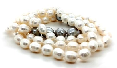 null Long necklace of white and gray hooped and baroque cultured pearls
Length: 82...