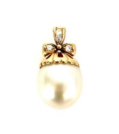 Pendant adorned with a pear-shaped cultured...