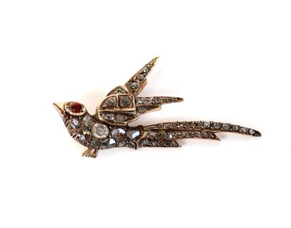 null Bird" pendant in 9K (375 thousandths) yellow gold, paved with rose-cut diamonds,...