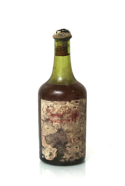 null 1 bottle Vin Jaune d'ARBOIS
Year: 1979
Appellation : ARBOIS
Remarks: 5 cm; e.q.i...