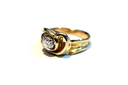 null Solitaire ring in 18k yellow gold (hallmark) set with a 0.5 carat old cut diamond,...