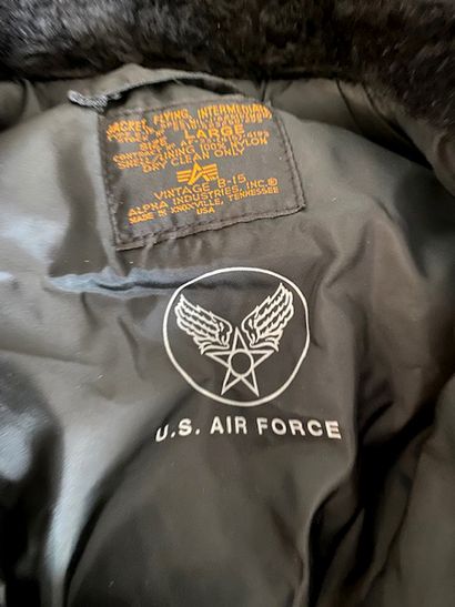 U.S. AIR FORCE - ROLLING STONES 
Authentic vintage B-15 aviator jacket with US Air...