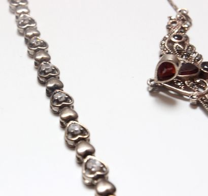 null SILVER 

Lot of silver jewelry 925 composed of a necklace set with rhinestones...