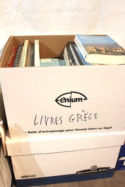 null GRÈCE 

2 caisses de livres au sujet de la grèce (histoire, gastronomie, littérature,...
