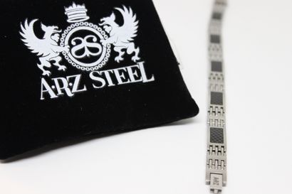 null ARZ Steel
8" long stainless steel mesh and black enamel bracelet
In its original...
