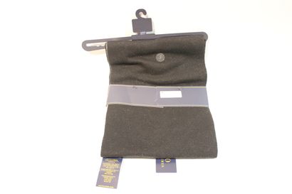 null POLO RALPH LAUREN
Woolen toque and scarf gift set
Brand new item with its original...