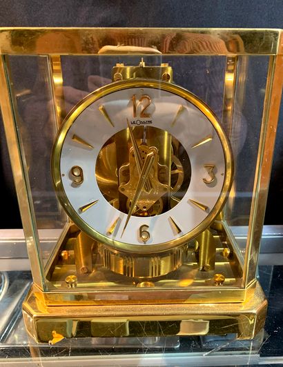null JAEGER-LECOULTRE 
Atmos clock model Vendôme in gilt bronze. 
Perpetual movement....