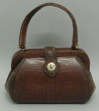 null Petit sac vintage porté main en crocodile brun, L 19 cm