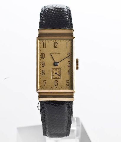 LONGINESS Montre bracelet rectangulaire en or jaune 18k, année1930. Boîte n°5686769,...