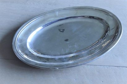 null HOUSE BUYING Brussels 2 oval trays in silvery metal; L: 35 and 37cm