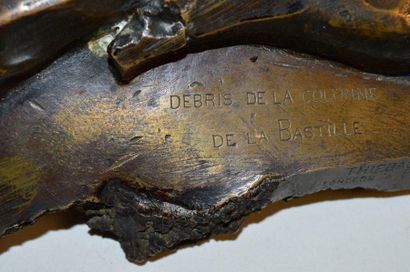 null Fragment de la colonne Bastille. En bronze avec les marquages « Débris de la...