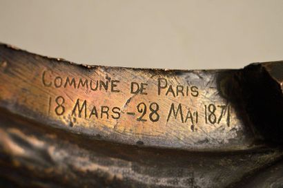 null Piece of the Bastille column. In bronze with the markings "Débris de la colonne...