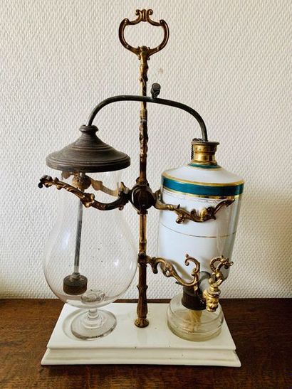 null Coffee machine with swinging siphon made of porcelain glass and brass. 19th...