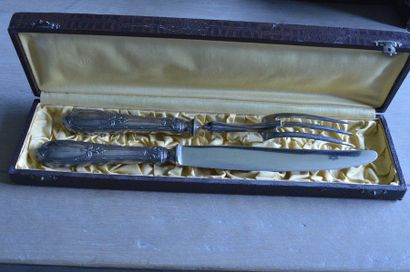 null Louis XVI style silver plated metal leg of lamb cutlery in its case