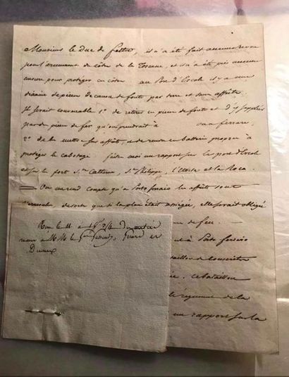 null Napoléon Ier Empereur. Lettre adressée au Duc de Feltre le 10 juin 1810.

Il...