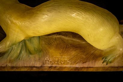 null AMALRIC WALTER (1870-1959)
Sculpture animalière représentant une hermine en...