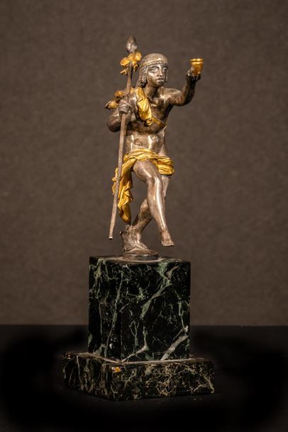 null Jeune grecque dansant 
Sculpture en bronze argenté et doré, représentant un...