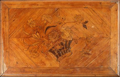 null 
Small flying table with marquetry top with flower basket pattern.
Louis XVI...