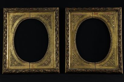null Pair of Louis XVI style gilded wood and stucco frames. 31 x 26 cm
