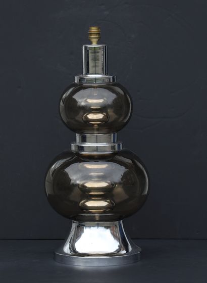 null 
Space age" lamp, composed of two globes in smoked glass with small flattened...