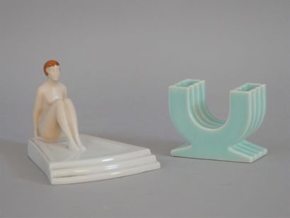 null House ROBJ. Set of a soap dish and a small double vase in porcelain. Dim: 13...