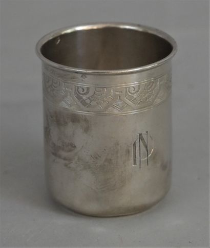 null Art deco silver cup with frieze, monogrammed M.P., 59.96 g (small dent)