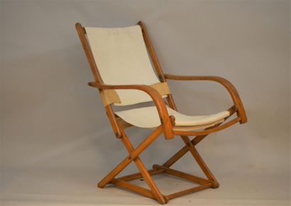 null TORCK. Wood and canvas armchair, stamped. Around 1950-60. (stains) Dim : 86...