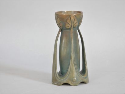 null B.BLOCH. Vase en céramique à émail imitant le bronze à décor de tige de palme...
