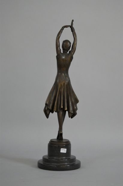 null Demetre CHIPARUS (1886 – 1947)

Etoile de mer

Bronze à patine médaille reposant...