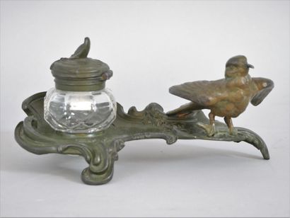 null Inkwell in regula with green painting of moved form with decoration of leafy...