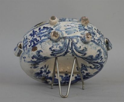 null NEVERS. Earthenware flask decorated in blue with foliage. Work XVIIIth century....