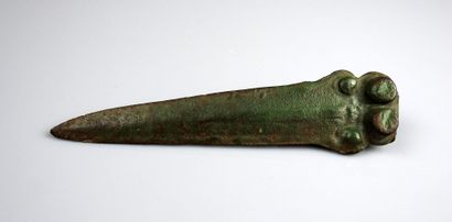 Dagger lamp with rivets 
Bronze 15.7 cm 
Probably...