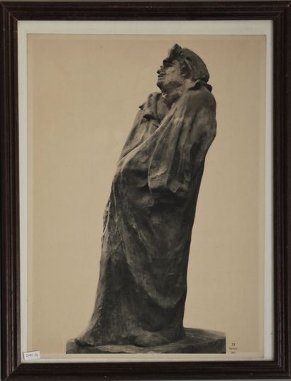 null Lot de deux photographise figurant une Statue de Balzac par Rodin (noir et blanc)...