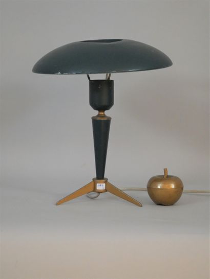 null 
Louis Kalff for Philipps, Bijou model. Table lamp in green and gold metal....