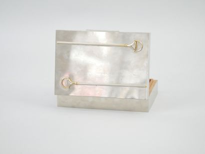 null House GUCCI Italy. Cigarette box in silver plated metal with lines

lines ending...