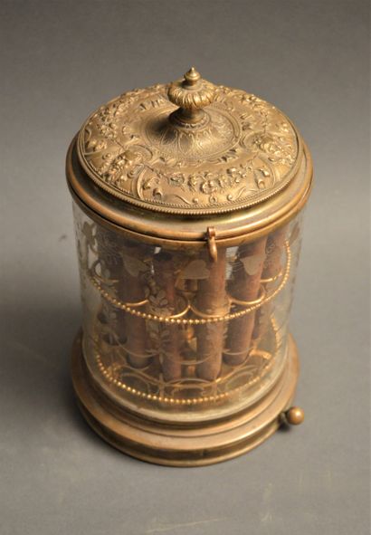 null Rare beautiful glass cigar pot engraved with garlands and flowers. Brass frame...