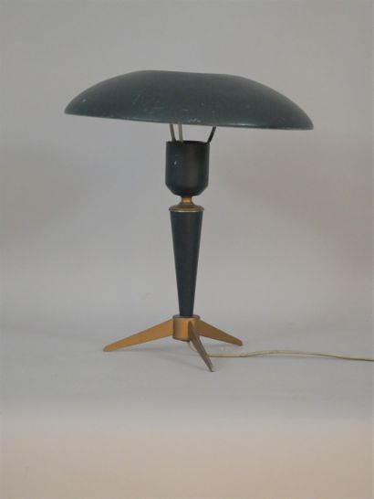 null 
Louis Kalff for Philipps, Bijou model. Table lamp in green and gold metal....