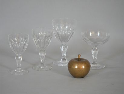 null Crystal service including : 11 water glasses signed Val Saint Lambert, 13 wine...