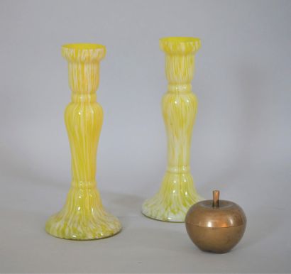 null Pair of soliflores which can form candlesticks out of yellow and white two-tone...