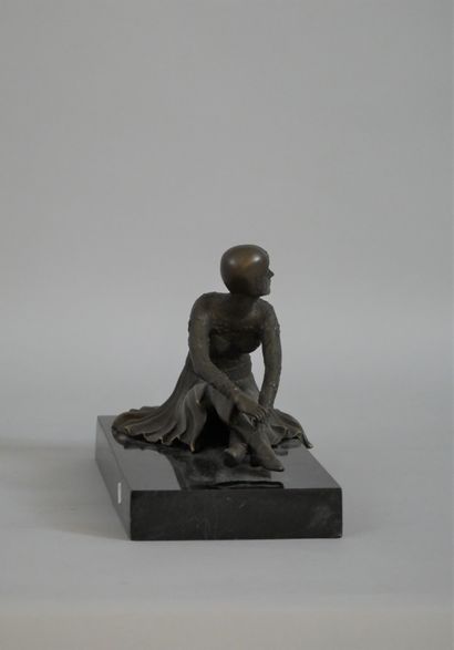 null Demetre CHIPARUS (1886 – 1947)

Tanara, danseuse 

Bronze à patine médaille...