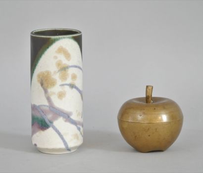 null Ceramic scroll vase with polychrome glaze and floral decoration. Art Nouveau...