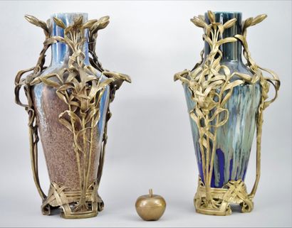 null France, PARIS ?, PAIR OF VASES richly mounted in a network of stems and lilies...