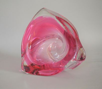 null Pink crystal bowl with hemmed edges. Signed Val Saint Lambert on the back. H...
