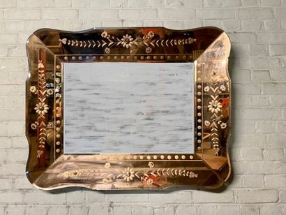 null Venetian style mirror, copper glass frame decorated with flowers. Size : 69...