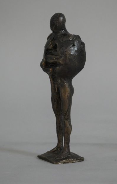 null Paul VAN GYSEGHEM (Belgique 1935)

Corpus

Bronze à patine brune et or monogrammé...