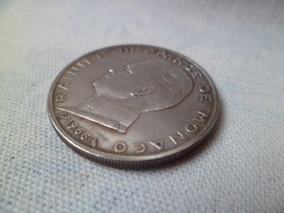 null Monnaie de 5 Francs 1966 Rainier III - ARGENT 835 - Diamètre de 29 mm - Poids...