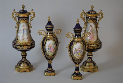 null SAMSON, CHIMNEY SET in the taste of Sèvres, circa 1900

It includes TWO PAIRS...